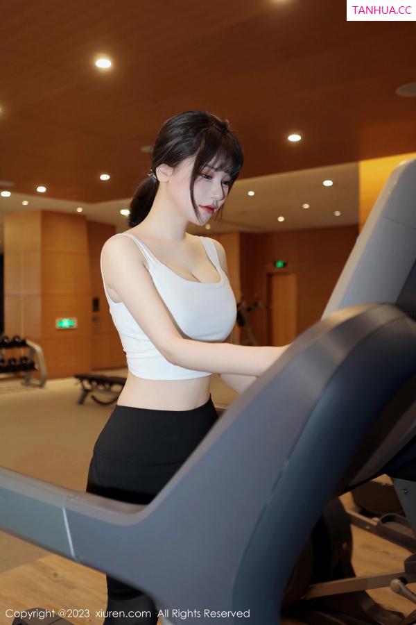   [XiuRen]高清写真图 2023.02.20 No.6289 桃桃子_ 健身美腿第3张图片